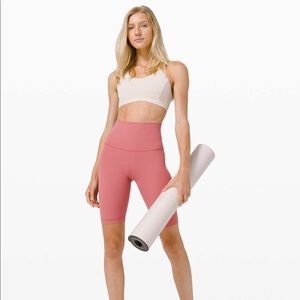 EUC Briar rose align short sz 2